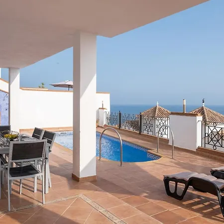 Brisas Del Mar 4 *